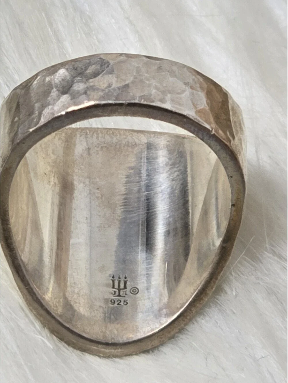 Retired James Avery Hammered Sterling Ring Sz 8 925